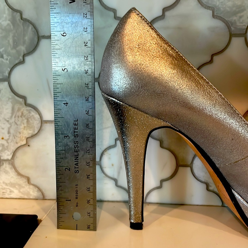 Antonio Melani peep toe 4 inch pumps silver - Picture 7 of 11